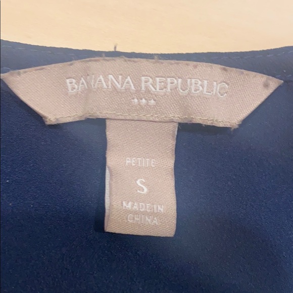 Banana Republic Blouse super cute for work - Picture 3 of 4